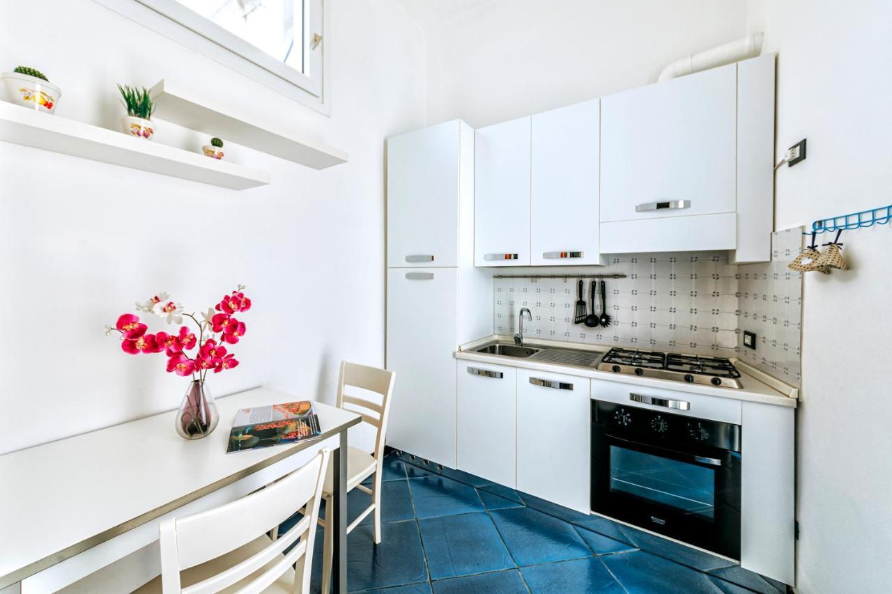 Ischia Domus Apartment Bagian luar foto
