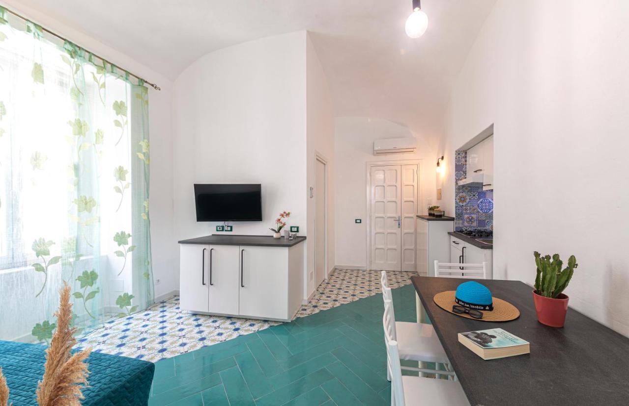 Ischia Domus Apartment Bagian luar foto