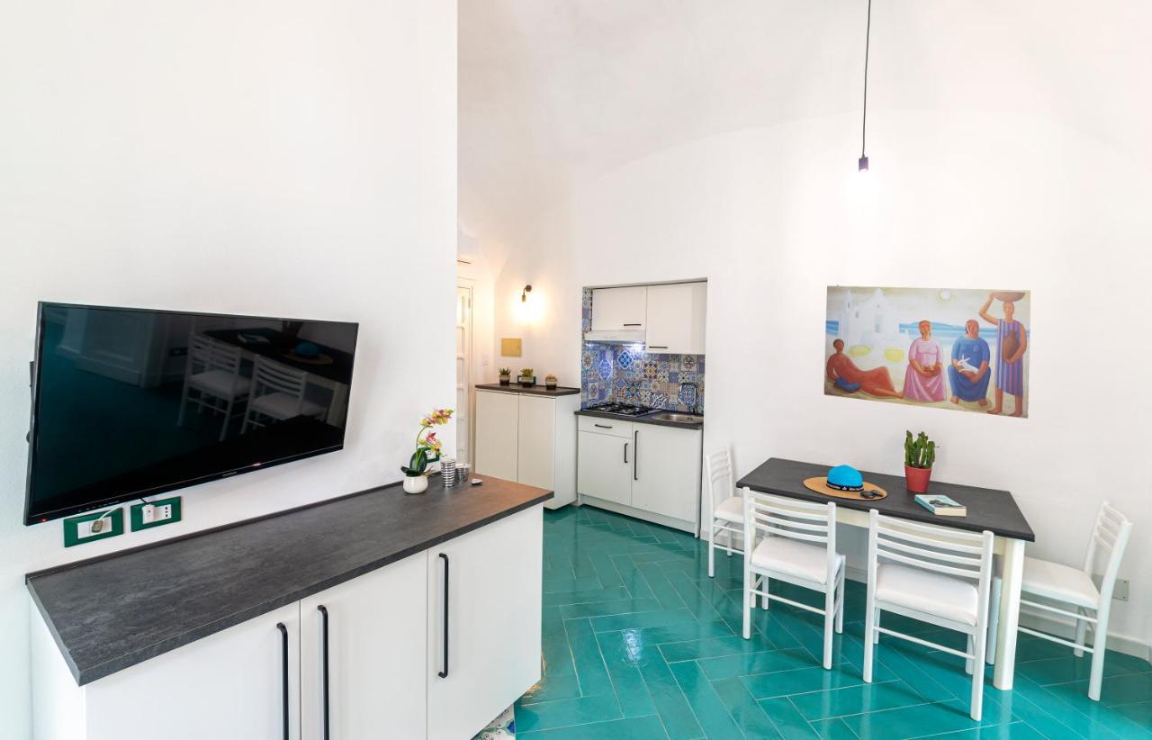 Ischia Domus Apartment Bagian luar foto